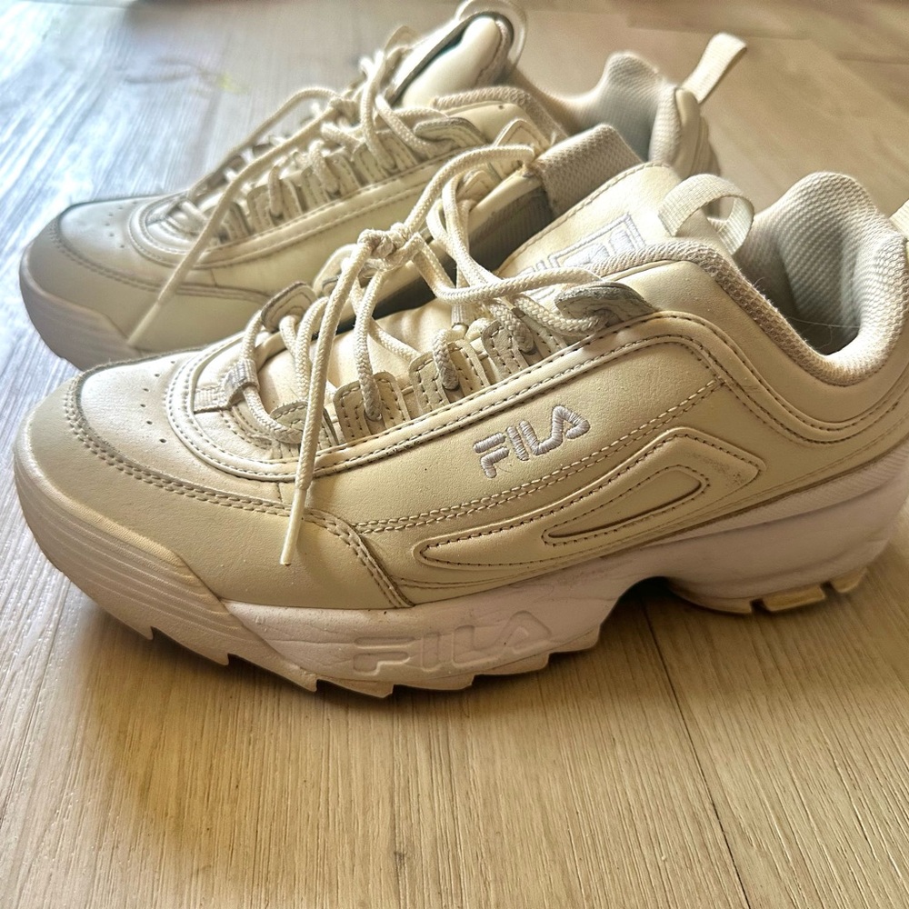 Women Fila Cream Shoes - size 10